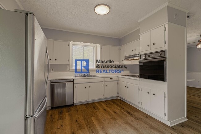 Building Photo - 3 Bed/2 Bath Home In Huntington Park