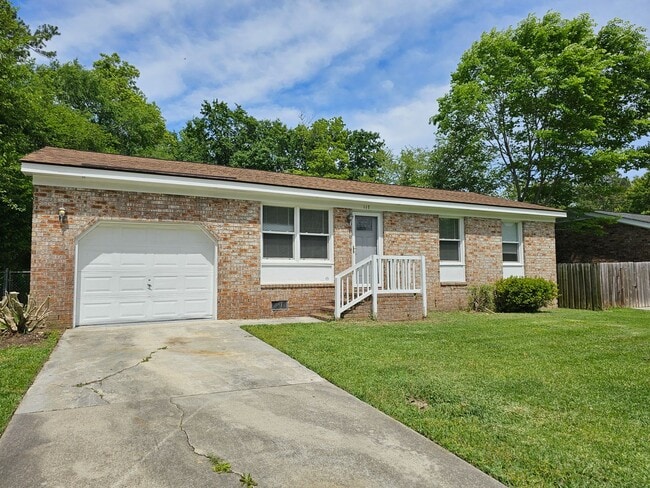 Building Photo - 117 Red Cedar Dr