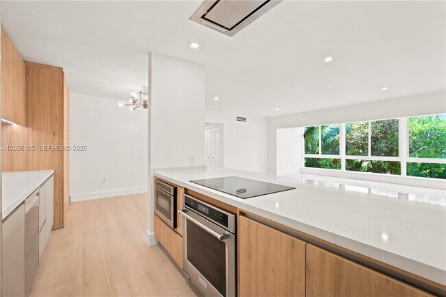 Building Photo - 260 Sunrise Dr