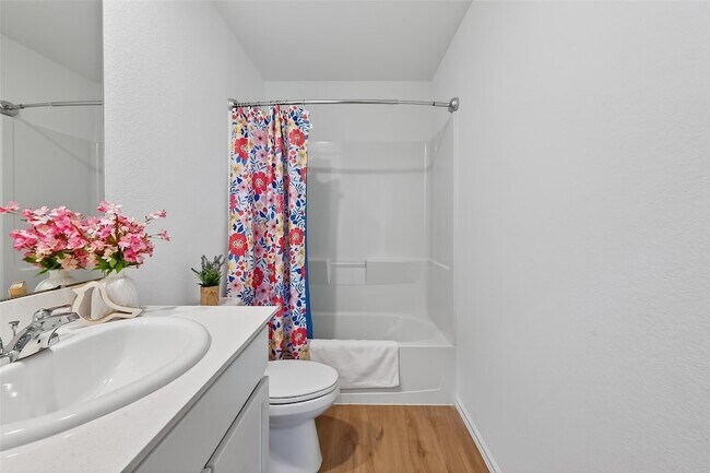 Building Photo - 7402 Clover Chase Dr