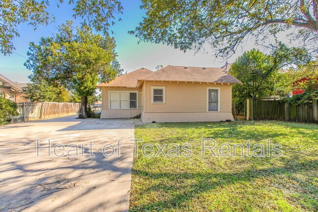 Building Photo - 609 Herring Ave