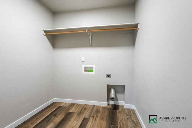 Building Photo - Upgraded 4 bed 3 bath home