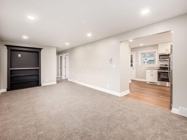 Building Photo - 2475 Swansea Rd