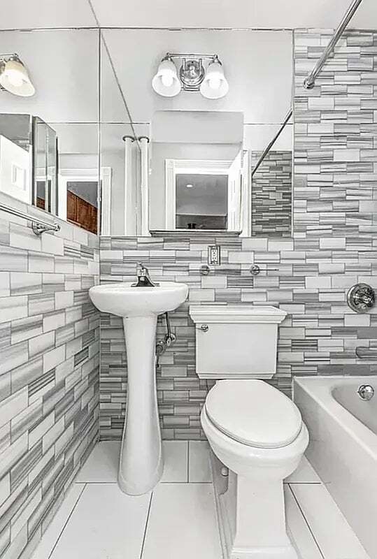 Building Photo - 354 E 19th St