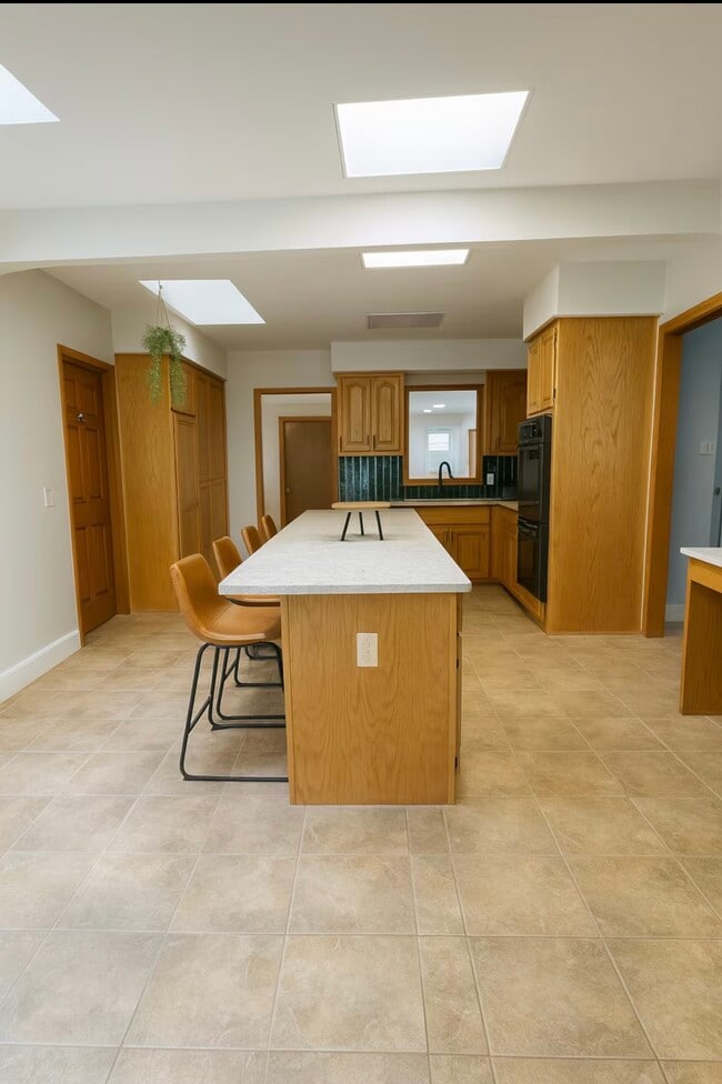 Building Photo - 1300 W Ohio Ave