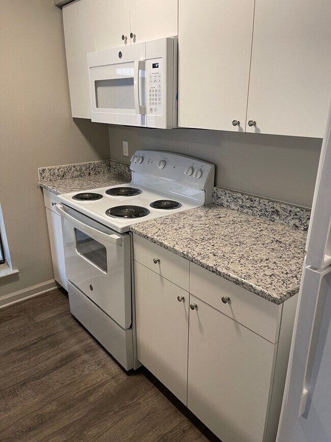 Building Photo - 500 NW 1st St