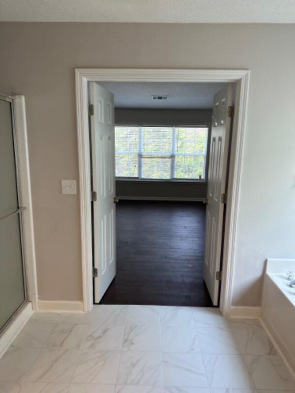 Building Photo - 2947 Stanstead Cir