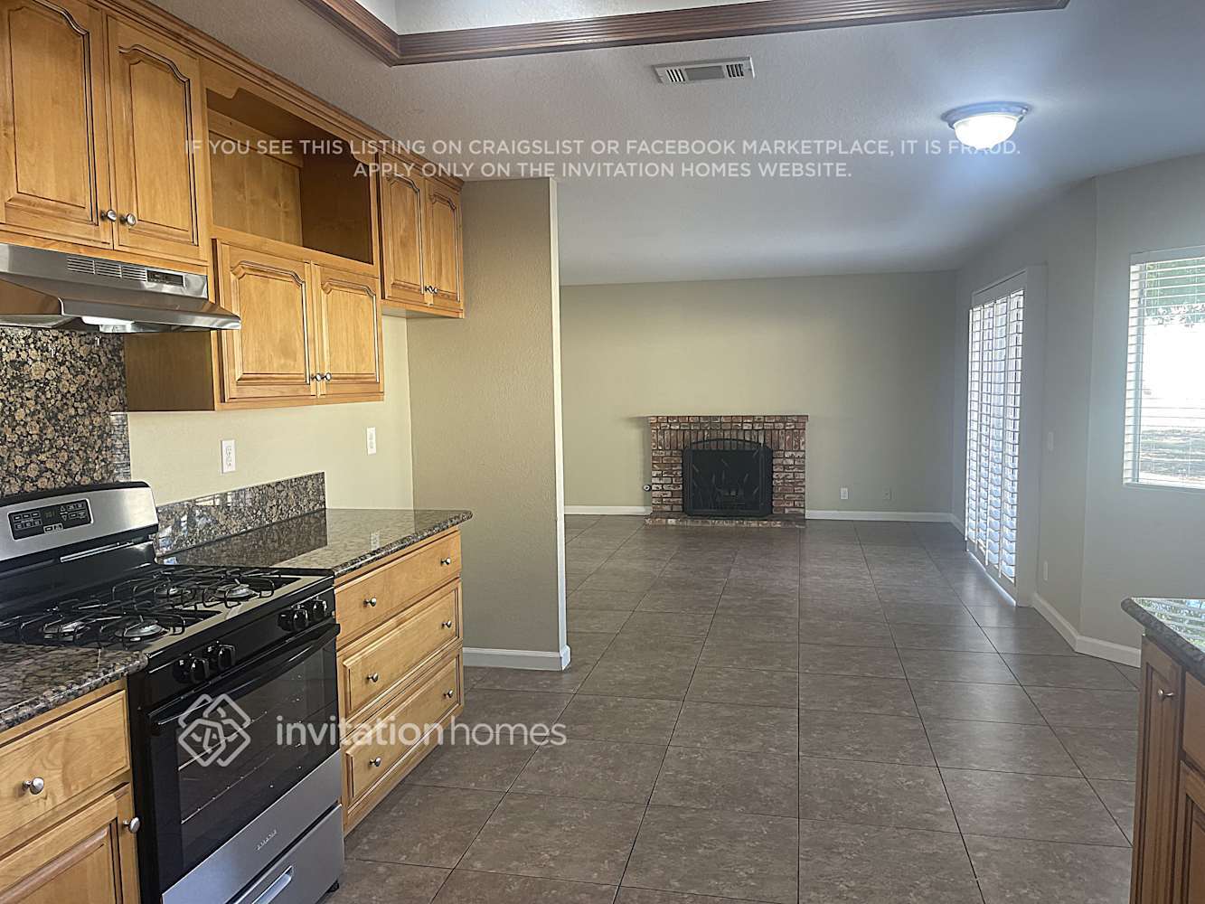 Building Photo - 2344 N Teakwood Ave