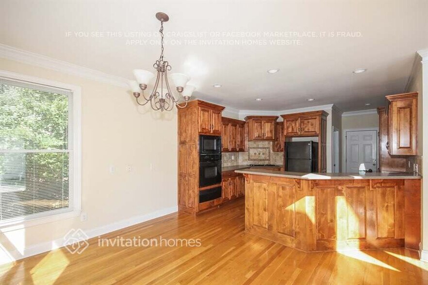 Building Photo - 190 Camden Creek Ct NE