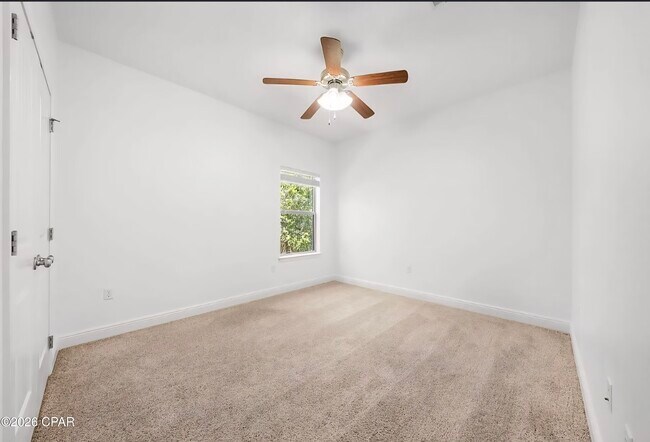 Building Photo - 282 Whispering Lake Dr