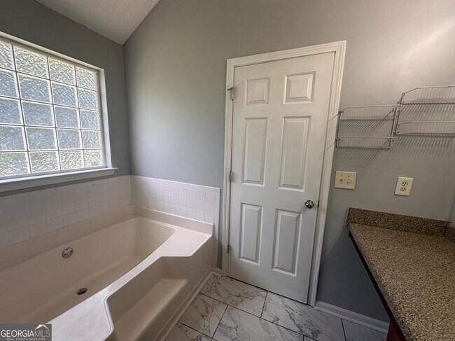 Building Photo - 4935 Notting Glen SW