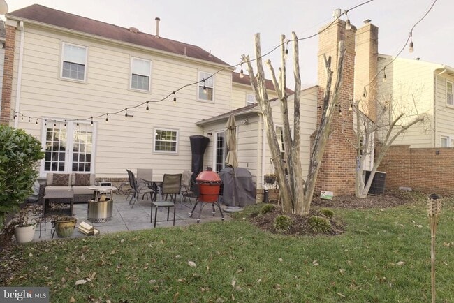 Building Photo - 10277 Gainsborough Rd