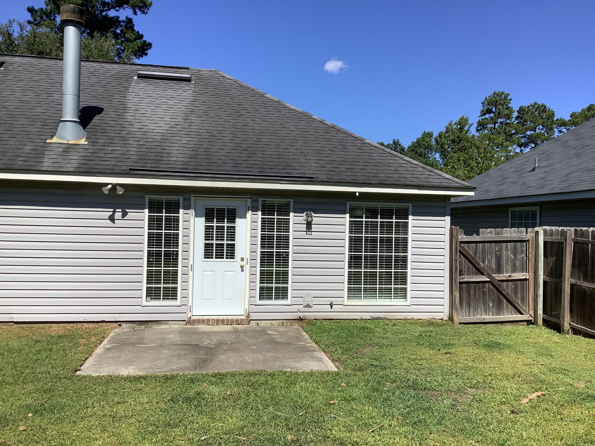 Building Photo - 432 Laurel Hill Cir