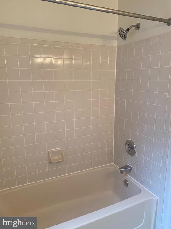 Building Photo - 1816 Queens Ln