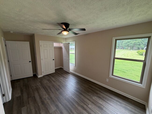 Building Photo - Nestled Tri-Plex in the Heart of Greenfield, TN