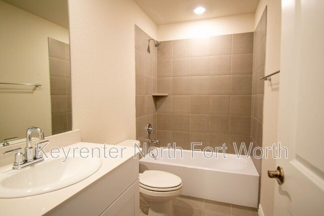 Building Photo - 2106 Dunbar Dr