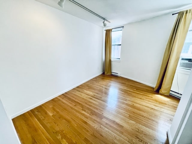 Building Photo - 13 Thacher St