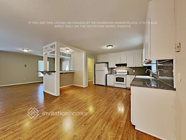 Building Photo - 499 Kingfield Dr SW