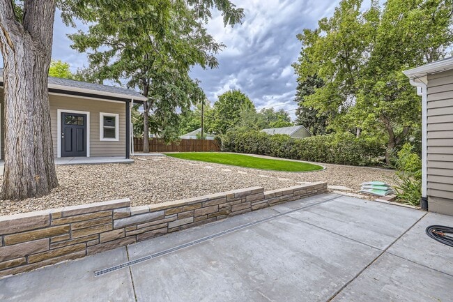 Building Photo - Wonderful West Old Town Home! A must see! ...