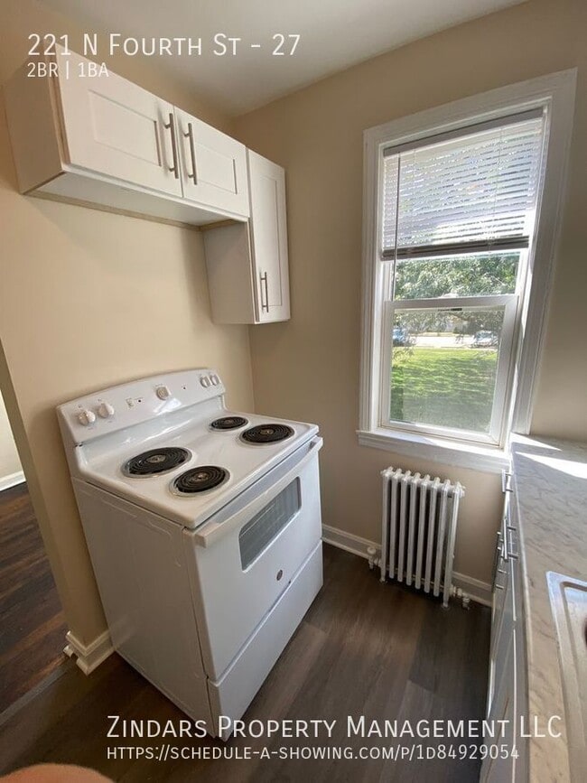 Building Photo - 221 N Fourth St-27