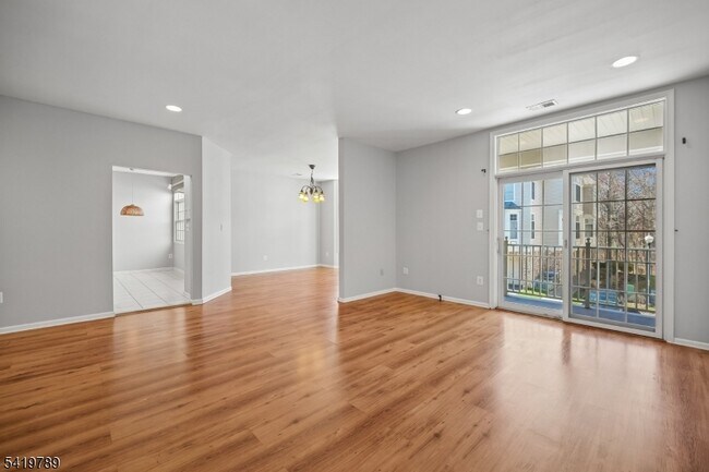 Building Photo - 915 Kensington Ln