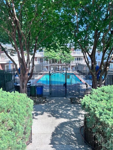 Building Photo - 869 Briarcliff Rd NE
