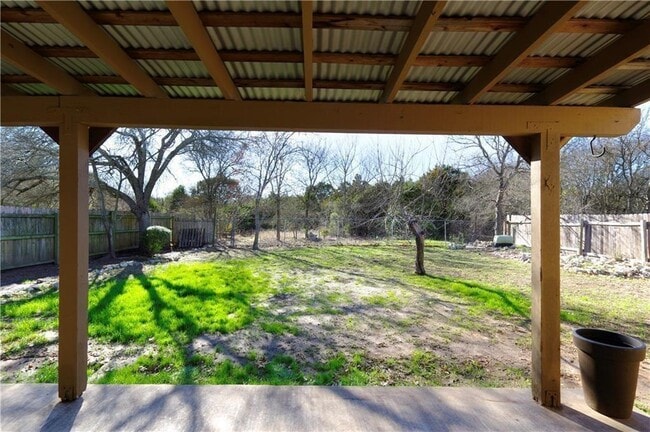 Building Photo - 507 Riverwood Dr