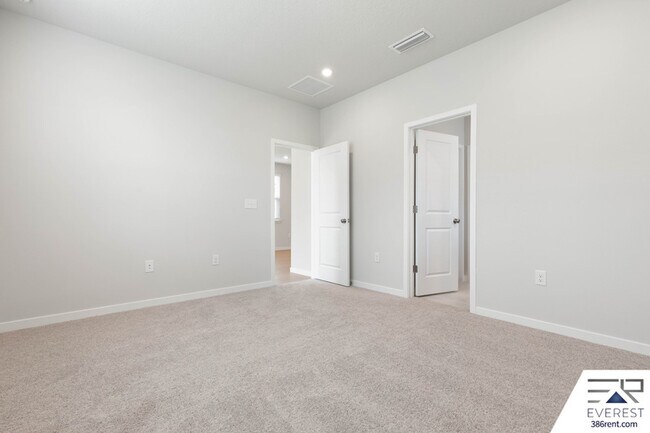 Building Photo - 221 Montgomery Ct