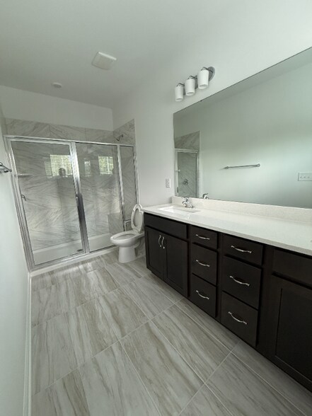 Building Photo - 5019 Westmead Ln