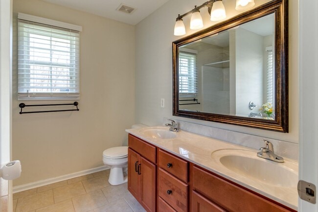 Building Photo - 2859 Teakwood Dr