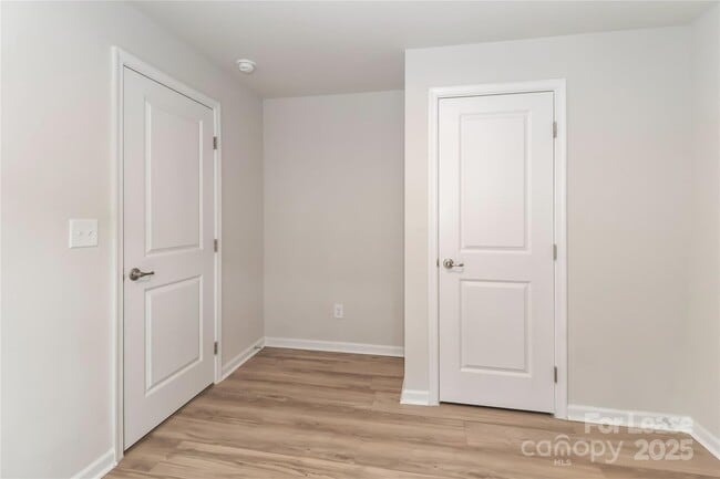 Building Photo - 5038 Springarn Ct