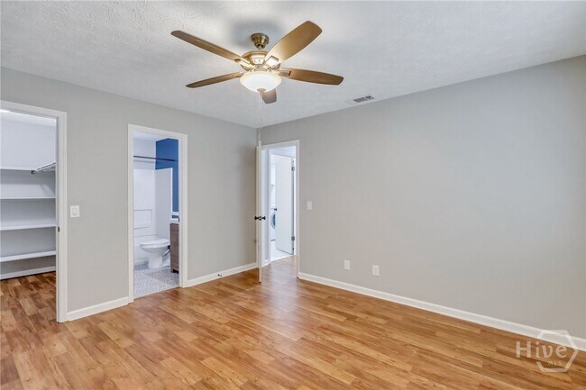 Building Photo - 34 Quail Forest Dr