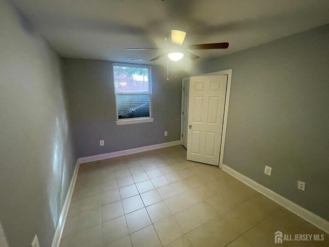 Building Photo - 161 George St