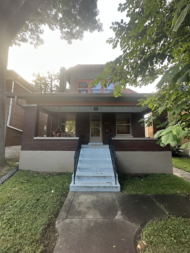 Primary Photo - 2203 Wrocklage Ave
