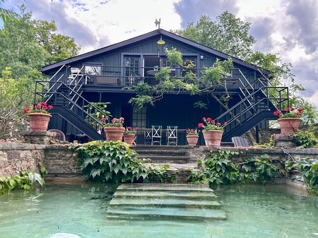 Building Photo - 60 Woodard Rd