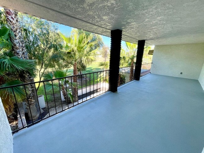 Building Photo - Gorgeous 2-Story Home with Golf Course Views and Modern Amenities!