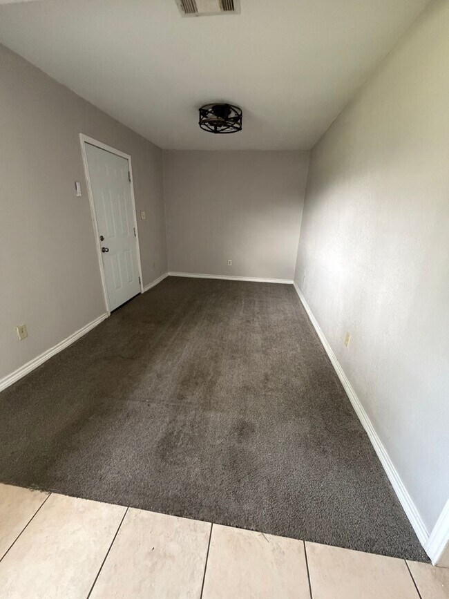 Building Photo - 3/4 Bedroom, 1.5 Bathroom Home for Rent!