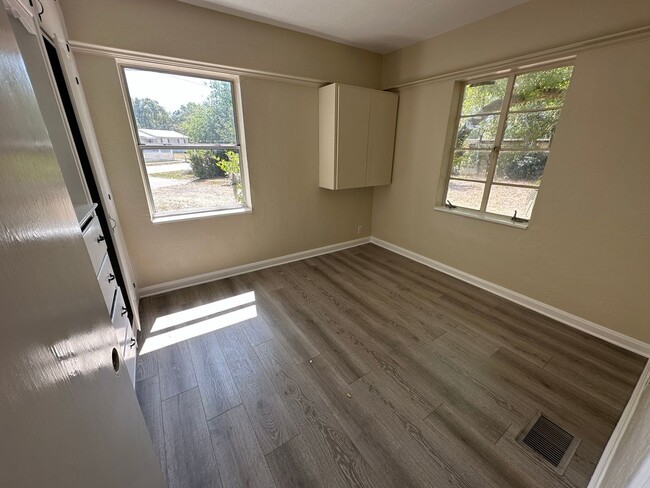 Building Photo - Eustis - 3 Bedroom, 1 Bathroom – $1795
