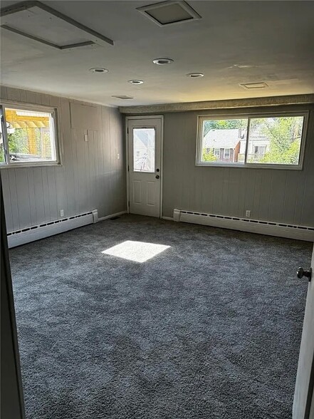 den - 6361 Waldron St