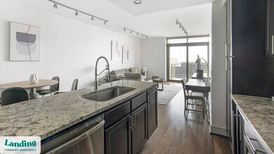 Building Photo - 777 Preston St