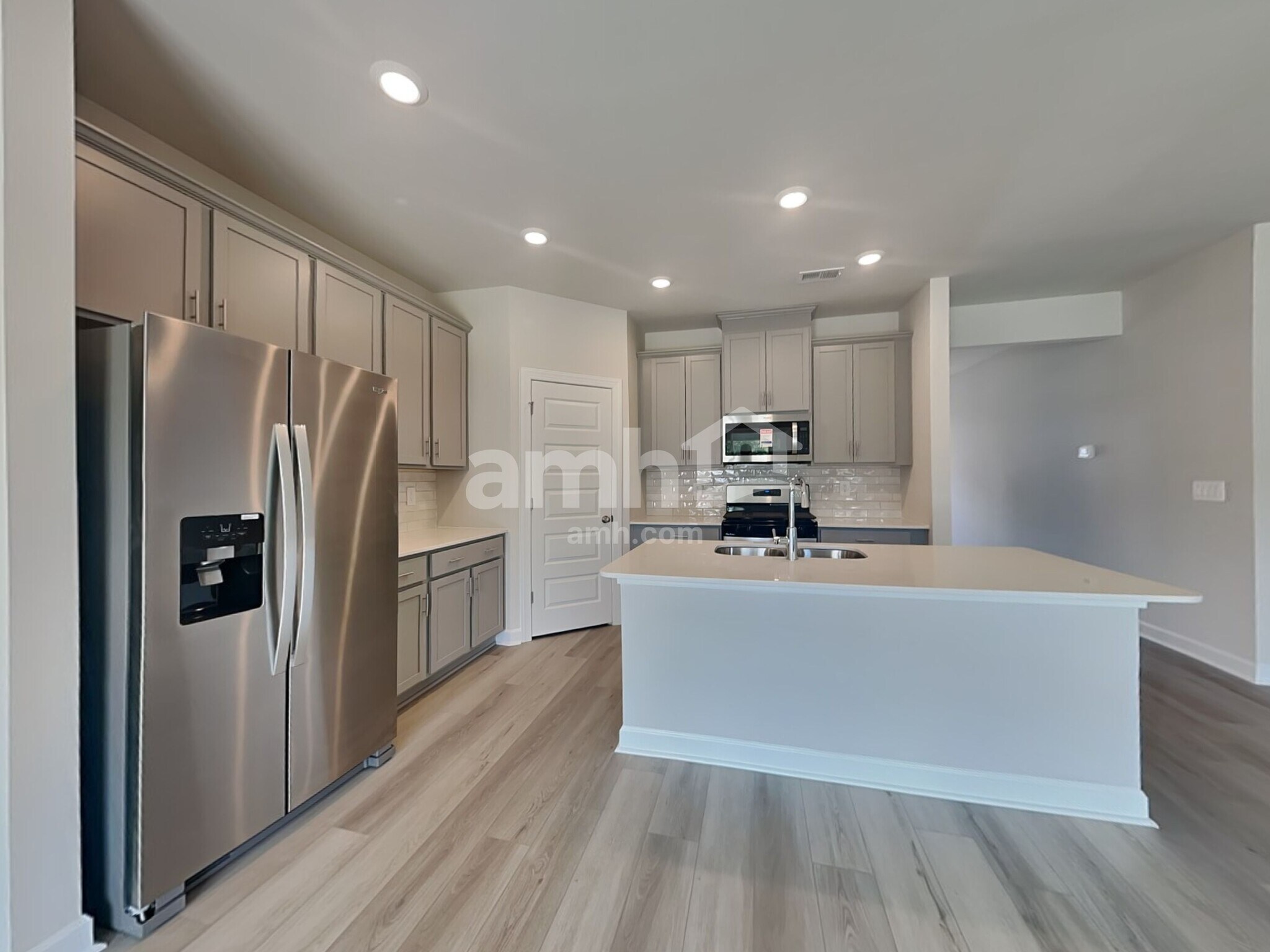 Building Photo - 305 Granby Trl