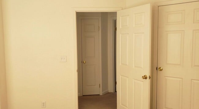 Building Photo - 3 bedroom home in Mason Valley's  Walker R...