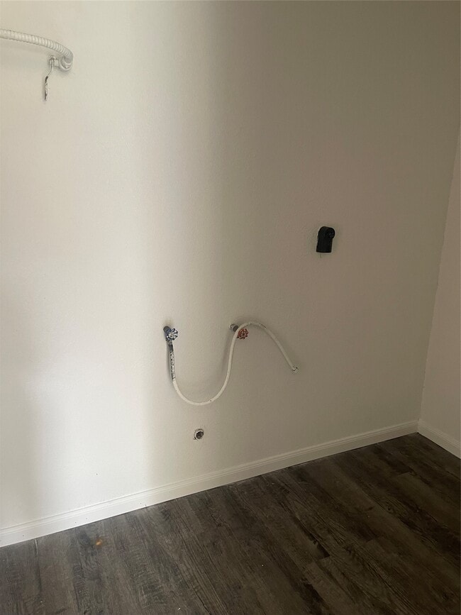 Building Photo - 2629 N Camp Cir