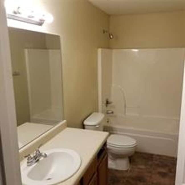 Building Photo - 330-330 Graystone Cir