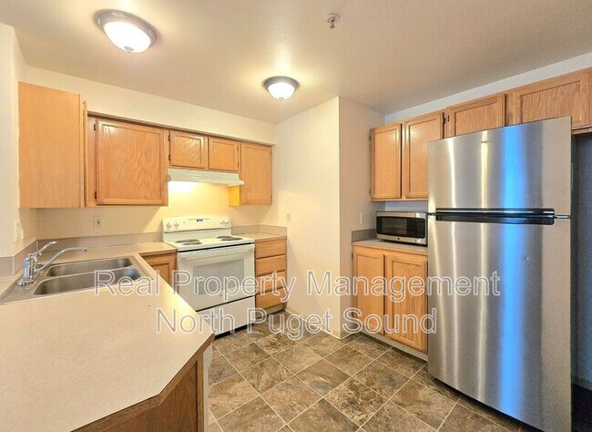 Building Photo - 11811 State Ave