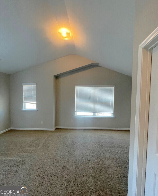 Building Photo - 149 High Point Way