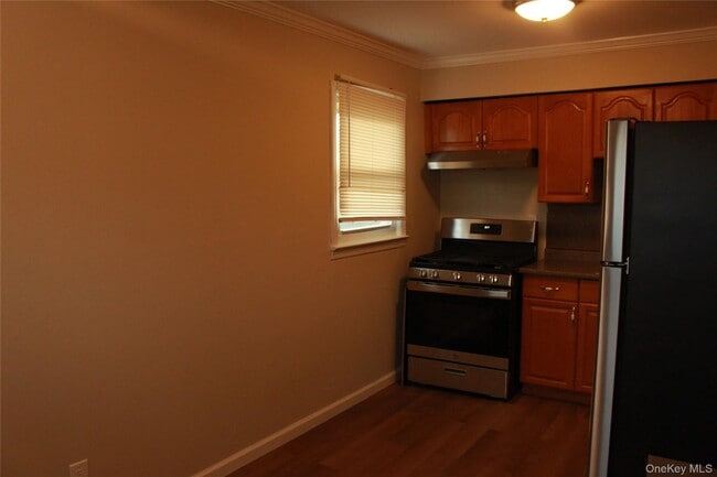 Building Photo - 121 Nassau Blvd