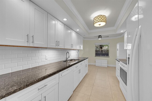 Building Photo - 1802 Eleuthera Point