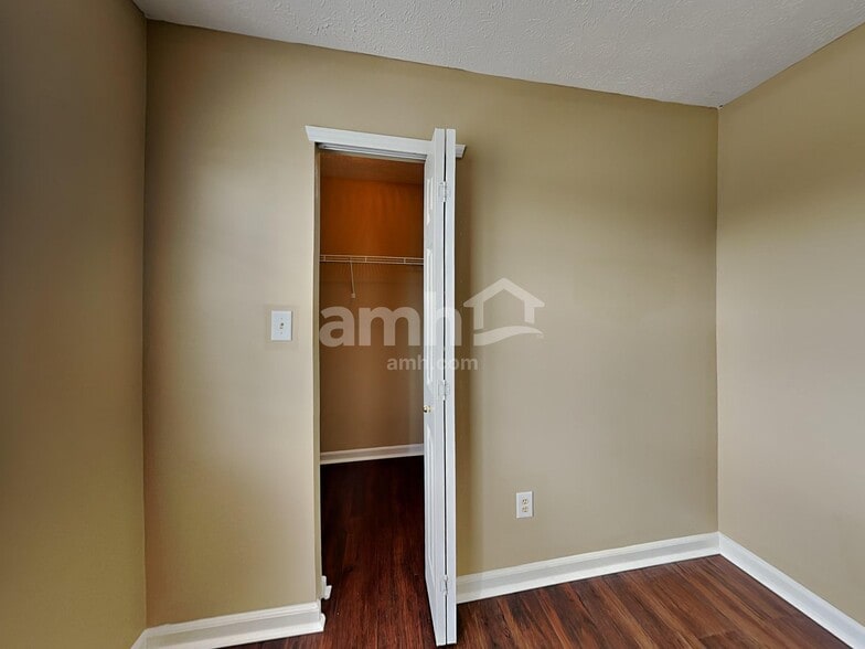 Building Photo - 6770 W Denton Dr