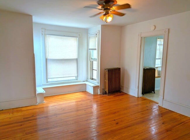 Building Photo - 432 Highland Ave SW